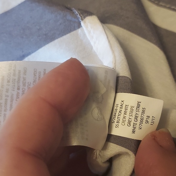 Banana Republic gray and white mock neck striped blouse size L - Picture 5 of 6